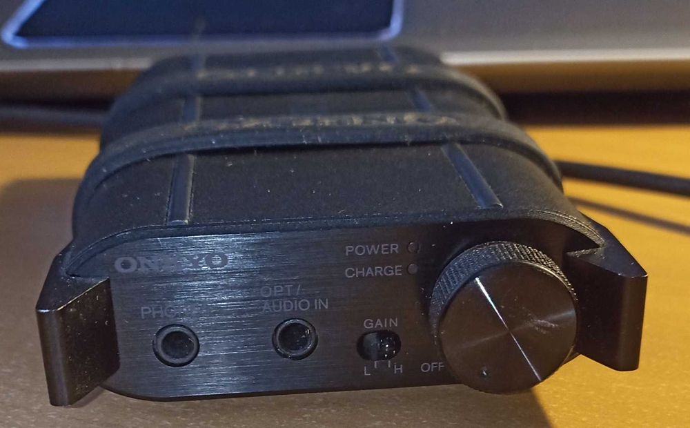 ЦАП / Усилитель для наушников / PowerBank Onkyo DAC-HA200