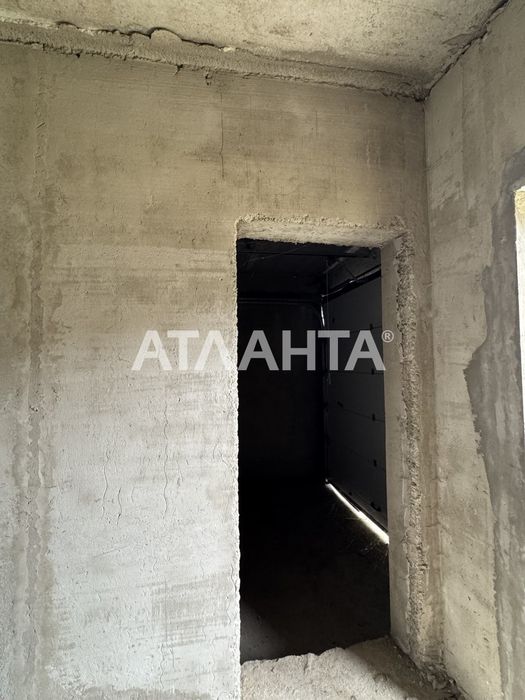 Продається двоповерховий котедж із власною земельною ділянкою!