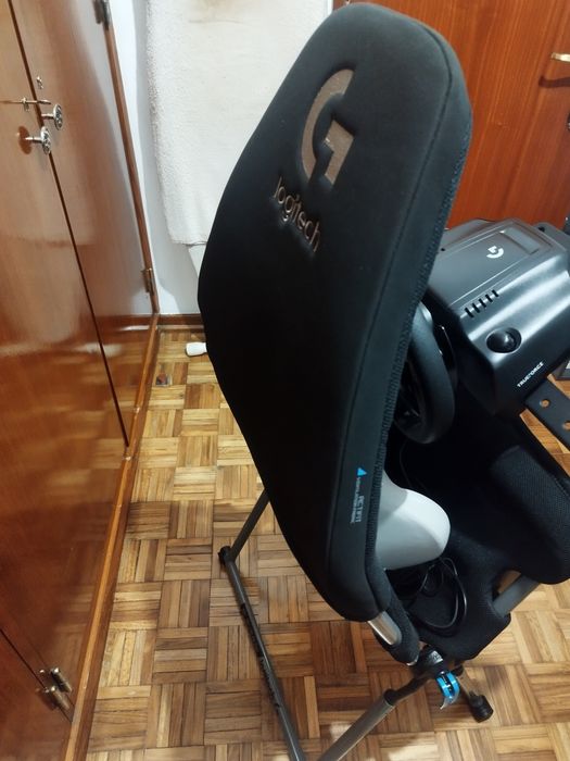 Volante g923 PlayStation / PC +  Cadeira Playseat