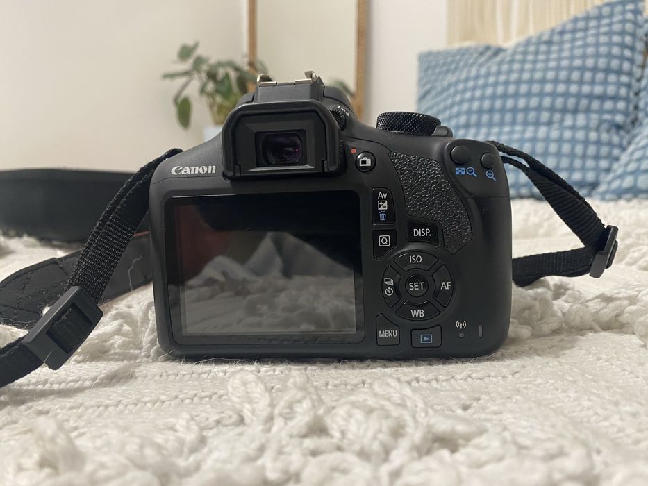 Canon 1300d como nova