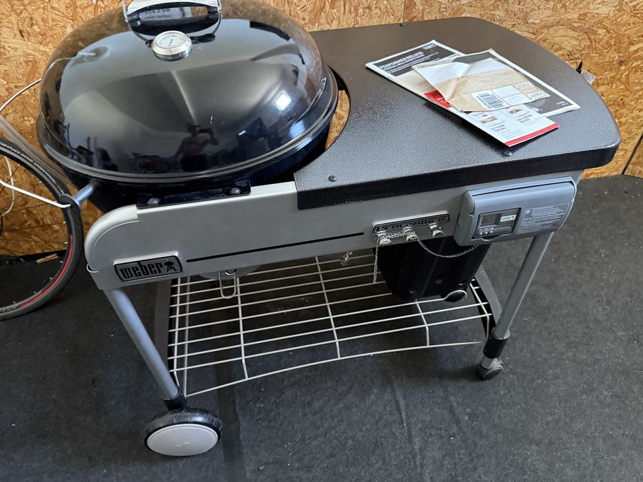 Grelhador Weber Carvão Premium + Capa