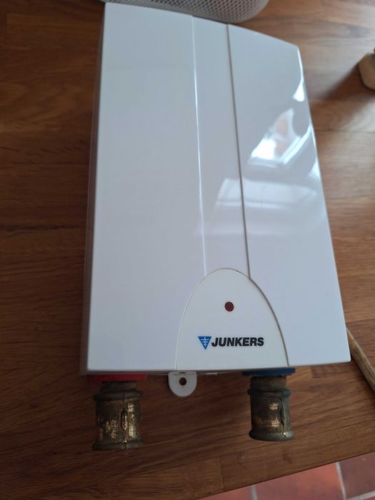 Esquentador electrico instantâneo JUNKERS
