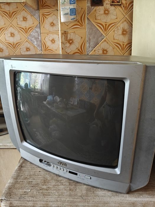 Продам телевизор JVC 21" (54 см)