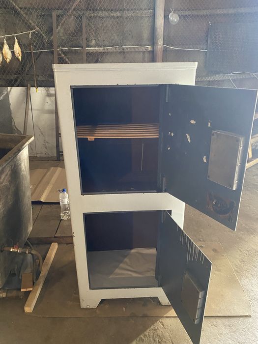 Сейф, великий, дуже гарний стан.