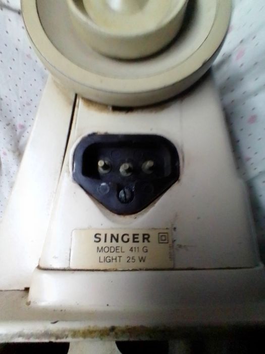 Máquina da Singer costura