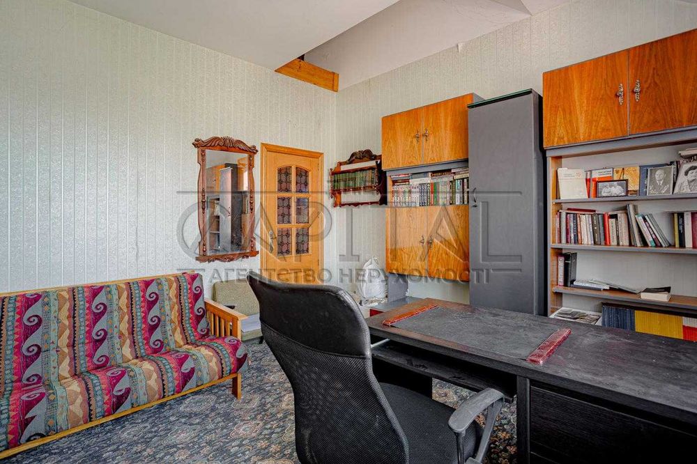 Терміново! Продаж будинку, 400м2, 12 сот. ділянка, Гнідин