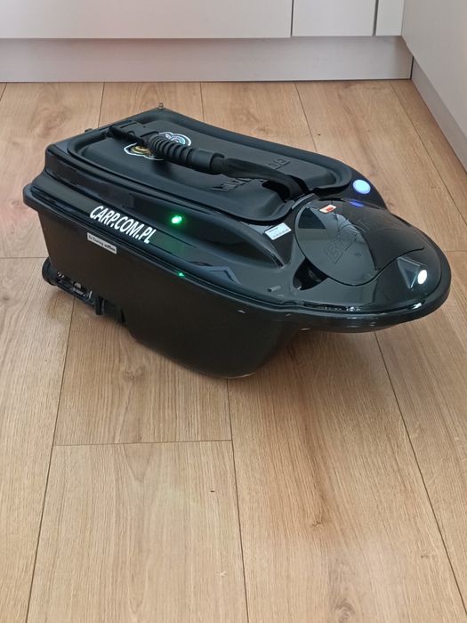 Sprzedam łódkę zanętowa Boatman Actor Plus  GPS Echosonda mega zestaw.