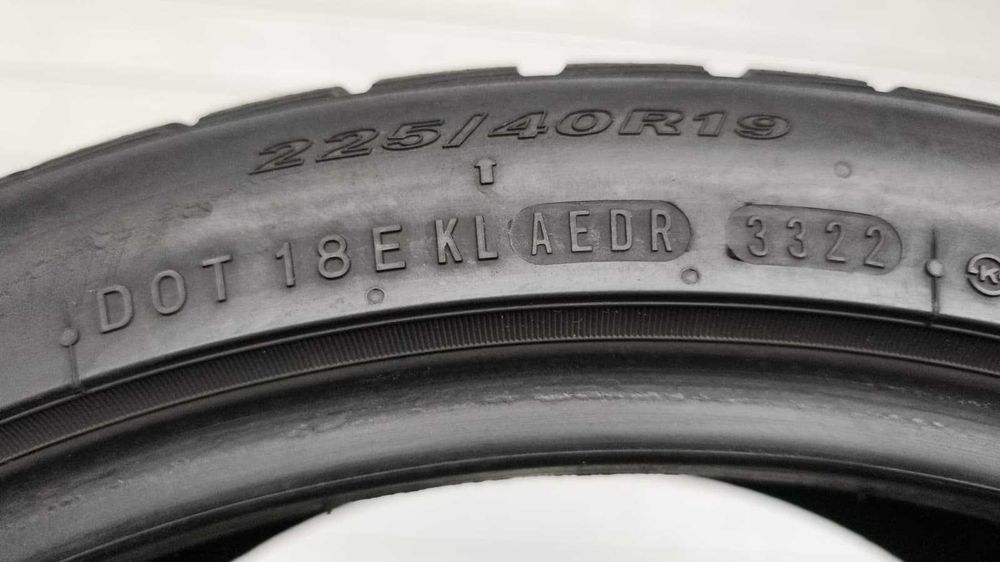2 sztuki opony zima 225/40/19 Nexen 93V XL rant ochronny (OL646/OH)