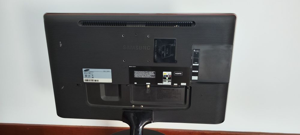 TV Samsung Modelo: T24A350