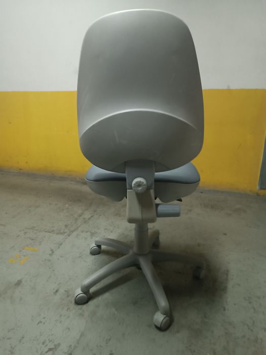 Cadeira de escritório muito ergonómica