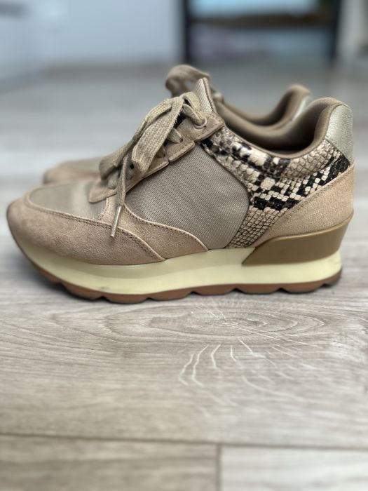 Sneakersy Zara 36 bezowe na platformie buty sportowe