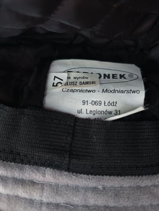 Kapelusz damski rozmiar 57 cm.