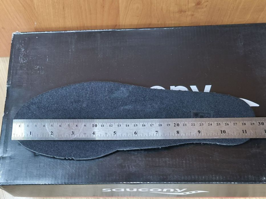 Оригінал. Нові кросівки Cohesion 16