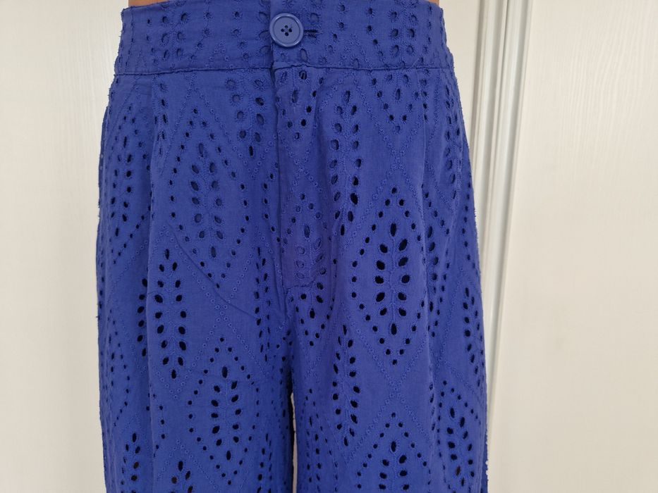Piękne ażurowe bawełniane (100%) spodnie Reserved z podszewką szortami