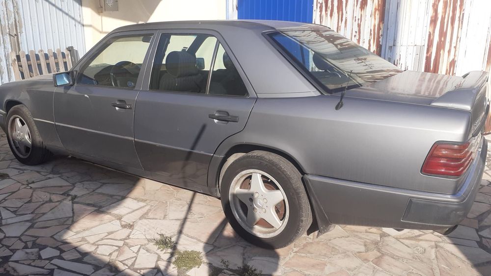 Mercedes-Benz E 200 foto 3