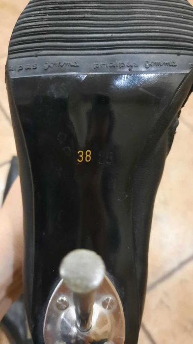 Зимові жіночі чоботи шкіряні 38р.