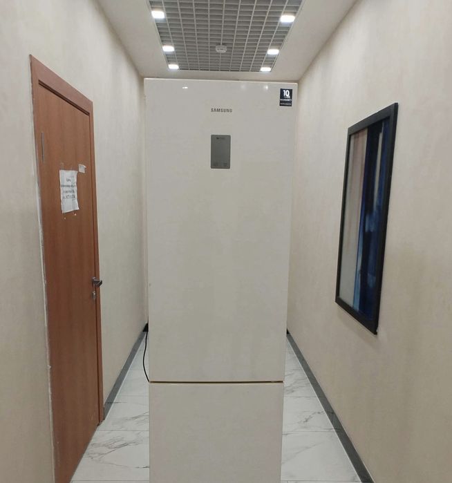 Холодильник з доставкою Samsung RB37J5461EF, гарантія, занос