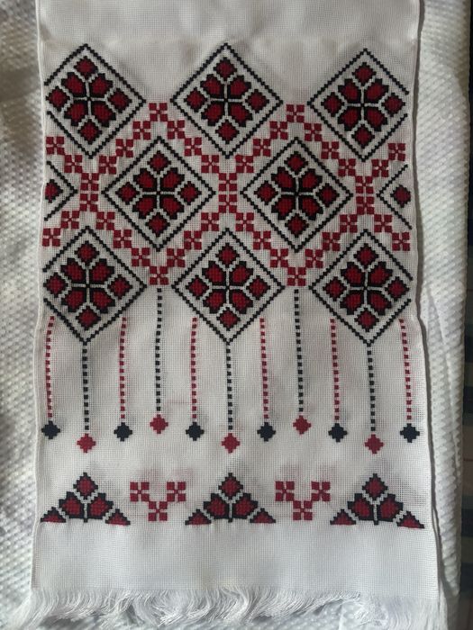 Вишитий рушник,700 грн.