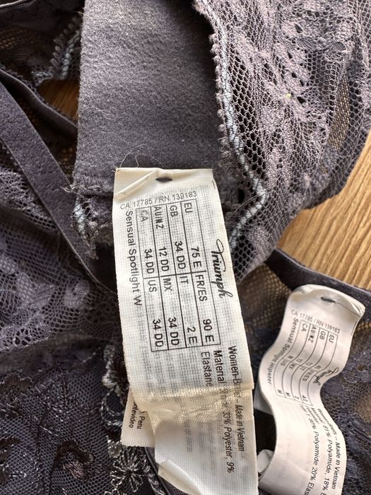 Triumph biustonosz 75E majtki 40 komplet