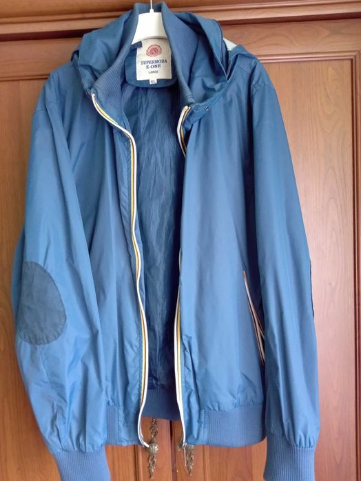 Kurtka wiosenna z kapturem