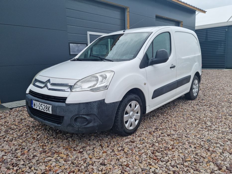 Wypożyczalnia busów wynajem samochodów dostawczych oraz 6-9 osobowych