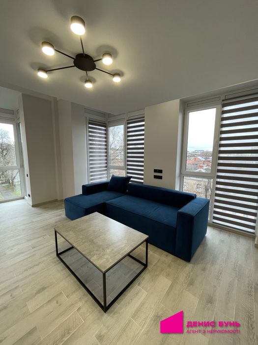 Продам стильную, двухуровневую квартиру в центре города