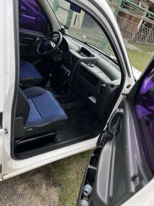 Пежо партнер 2004