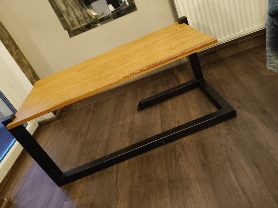 Stolik kawowy w stylu loft