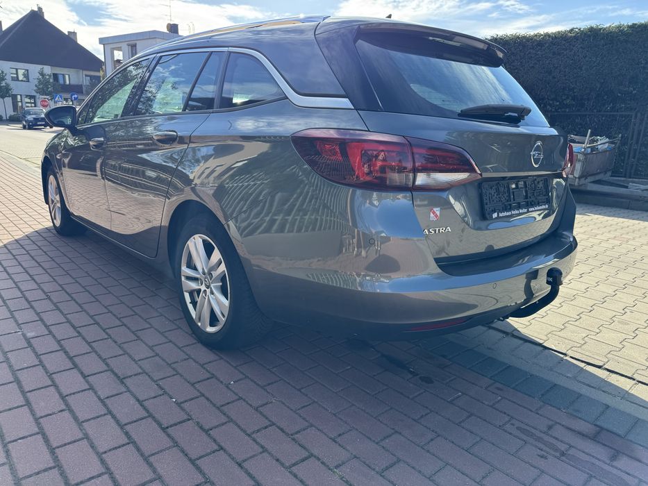Opel Astra 2019 automat