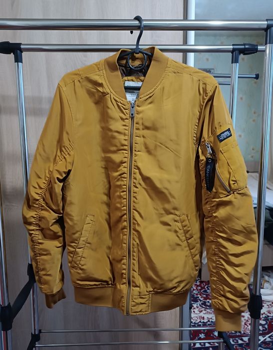 Одяг сток та секонд