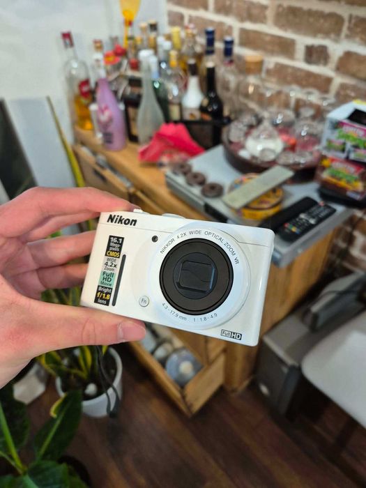 Nikon Coolpix P310 biały | stan bardzo dobry | etui + ładowarka | komplet