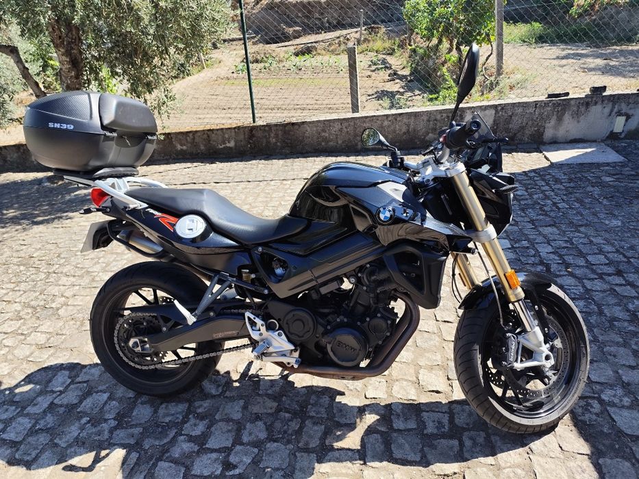 BMW F800R- 2018 Impecável