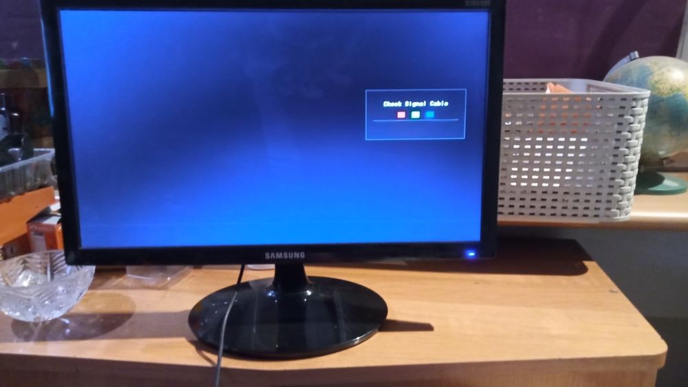 Samsung S19D300NY monitor LCD