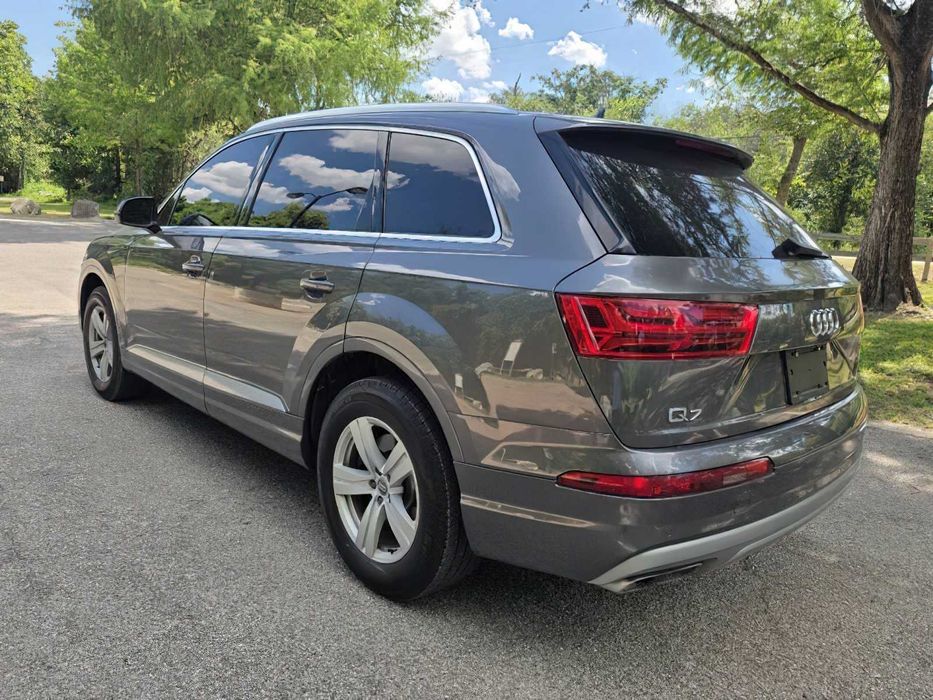 Audi Q7 quattro SE Premium 45 TFSI      2019