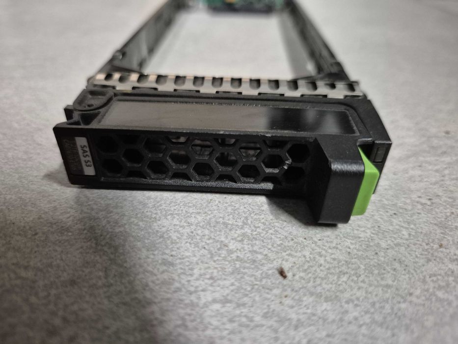 Kieszeń Ramka Fujitsu Eternus DX S3 S4 S5 2.5" xoca32562-y042/y043