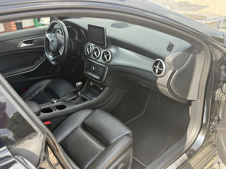 Mercedes-Benz CLA 180 CDi Pack Exclusivo AMG