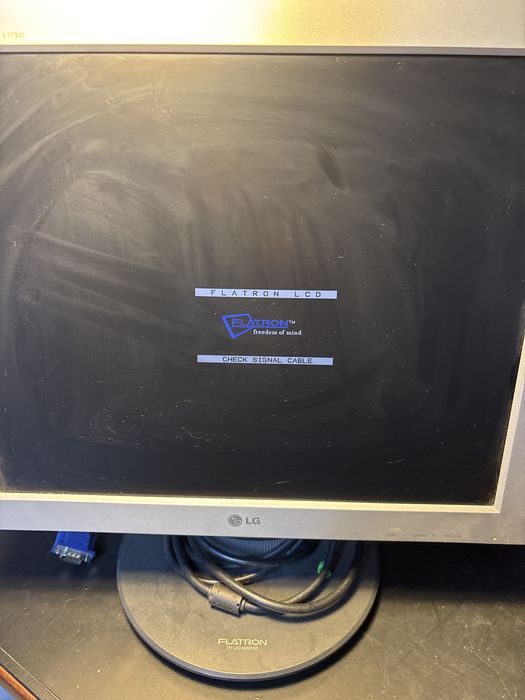 Monitor LG Flatron L1730S em bom estado