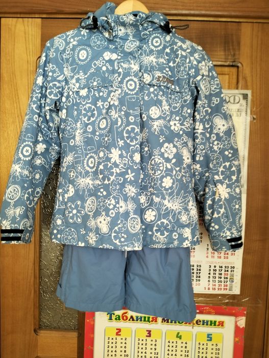 Демісезоний костюм 9-11років.