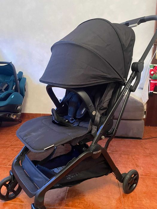 Carrinho completo com ovo Recaro