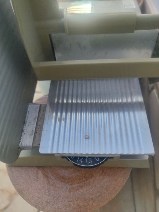 Fiambreira em inox pequena para casa