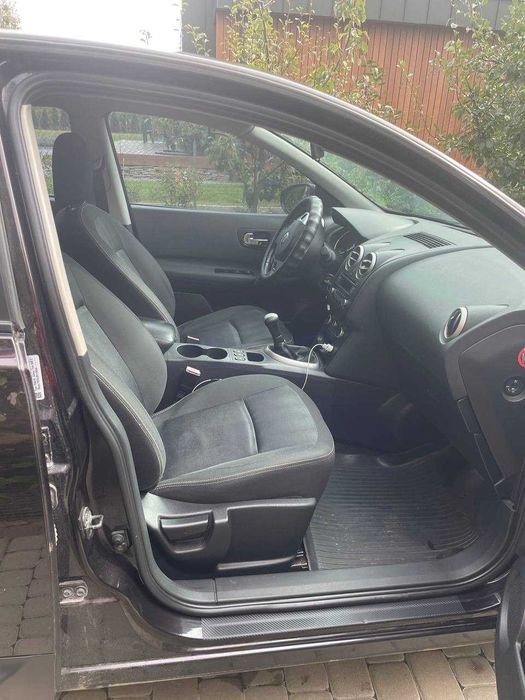 Нісан Кашкай 2011 року