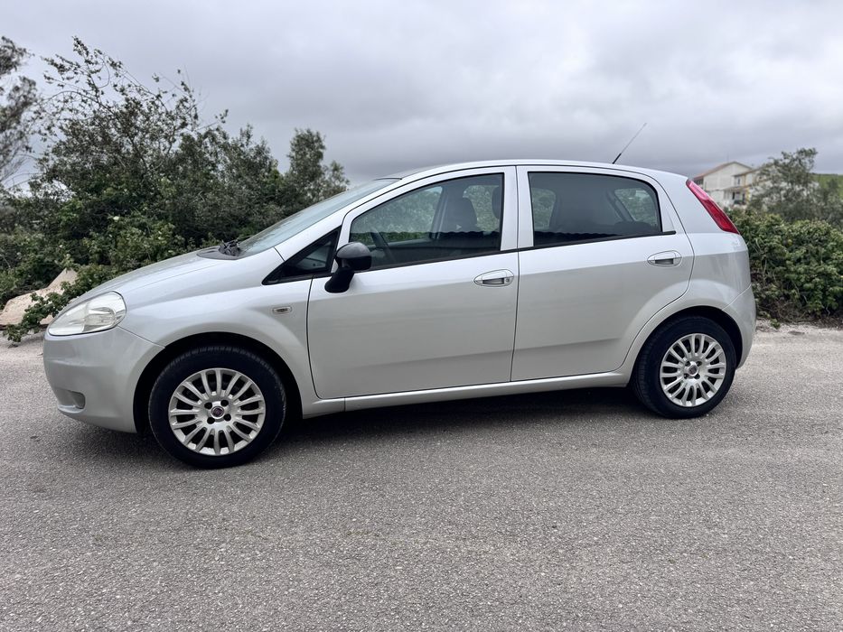 FIAT GRAND PUNTO 1.2 2010 nacional poucos km 18 meses de garantia