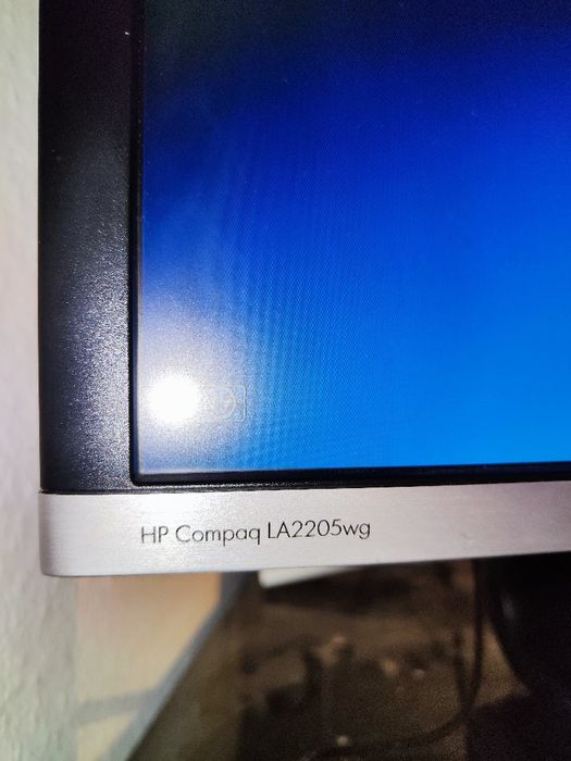 Монітор HP Compaq LA2205wg