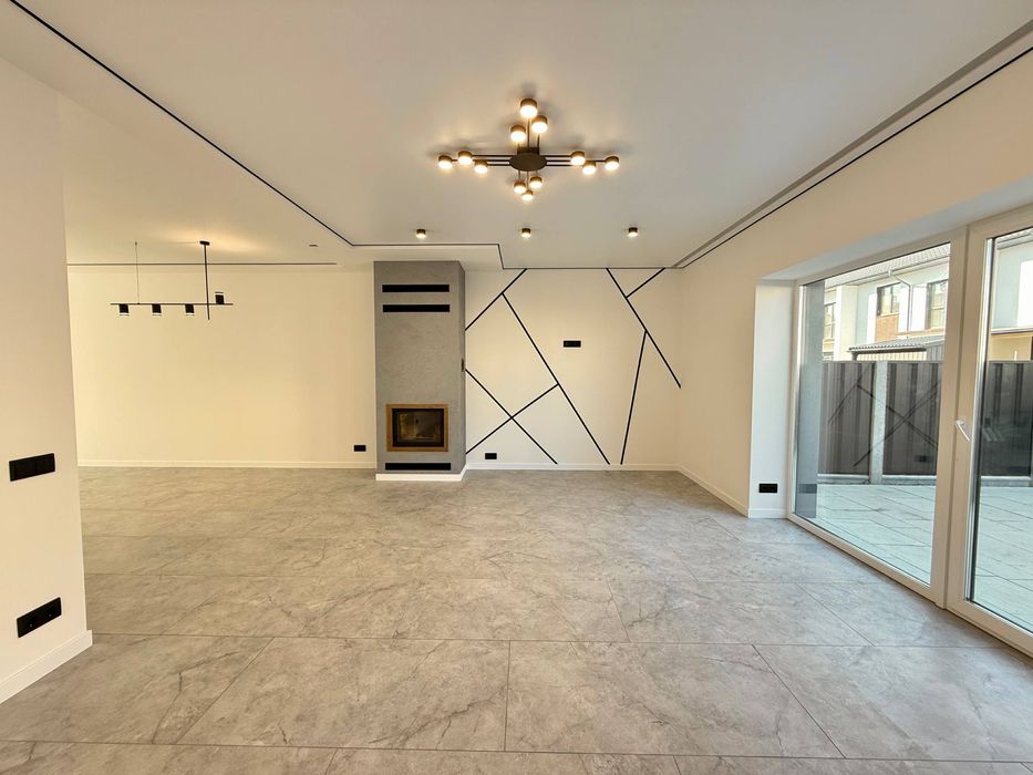 Продаж таунхауса із ремонтом у Крихівцях біля Калинової Слободи