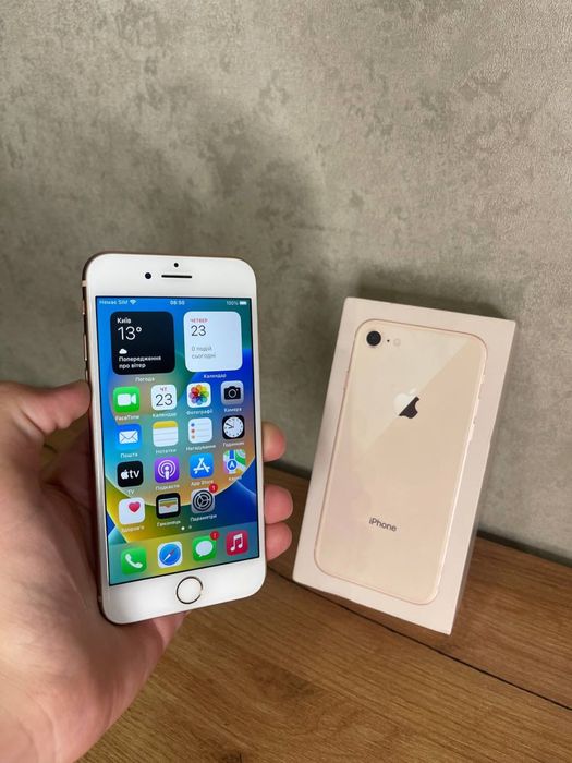 Продам айфон 8 в ідеальному стані ,акамулятор 73 тримає довго