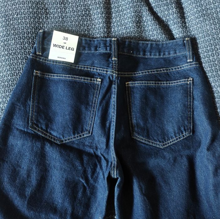 Dżinsy Bershka wide leg, relaxed