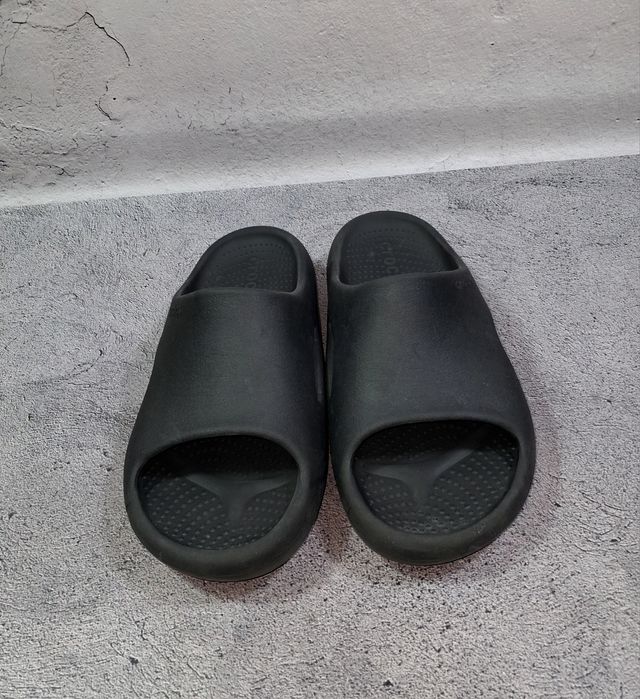 Тапки Crocs Mellow Recovery шлепанцы унисекс сланцы Jibbitz Clog