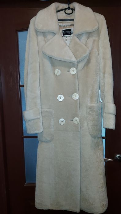 Шуба жіноча з натурального хутра (мутон)