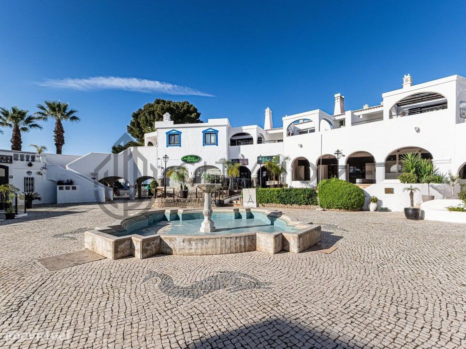Restaurante / Espaço Comercial em zona Popular de Carvoeiro