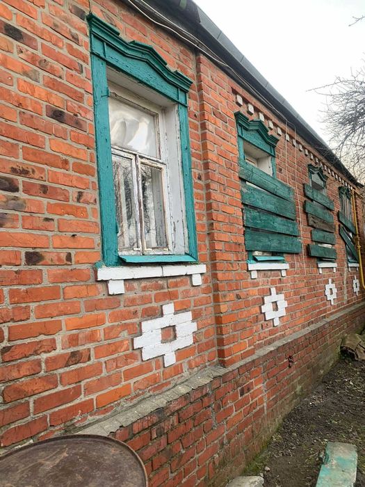 Продам дом в Мерефе. Газовое отопление. Участок 6 соток .Тихий районTB